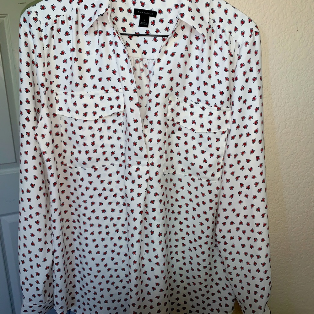 Ann Taylor medium heart blouse M Valentines Ivory